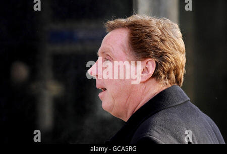 Le directeur de Tottenham Hotspur, Harry Redknapp, arrive au tribunal de la ville de Westminster, à Londres, où il comparaîtra, accusé d'évasion fiscale. Banque D'Images