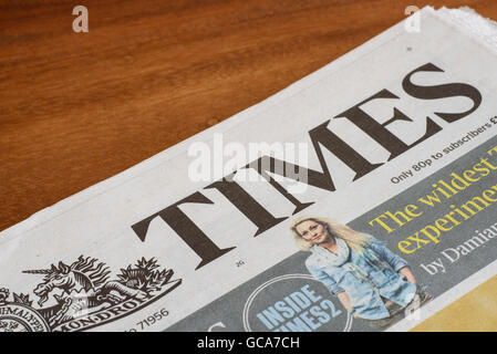 Close up d'une partie de l'équipe du journal The Times Banque D'Images