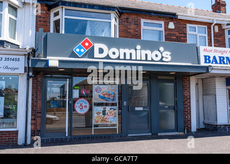 L'avant d'un domino's pizza restaurant à emporter dans la région de Blackpool, lancashire, uk Banque D'Images