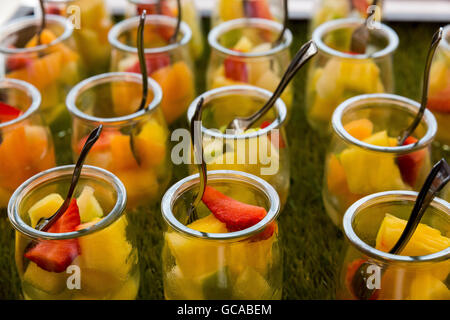Sélection de fruits dans un pot Banque D'Images