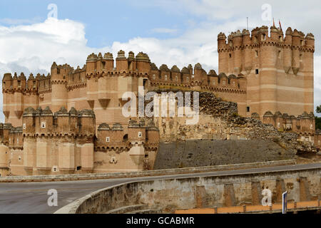 Château de style mauresque, dans la ville de Coca, province de Ségovie Castilla y Leon, Espagne Banque D'Images