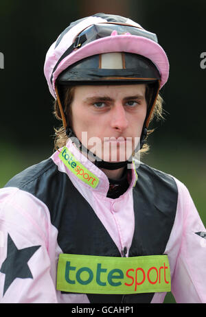 Courses hippiques - Ladies Night - Hippodrome de Nottingham. Adam Kirby, Jockey Banque D'Images