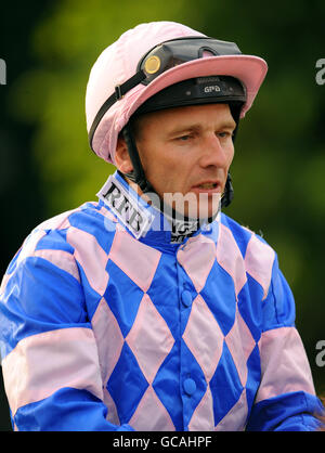 Courses hippiques - Ladies Night - Hippodrome de Nottingham. SEB Sanders, Jockey. Banque D'Images