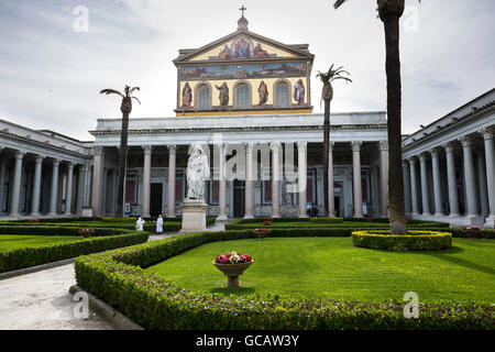 Vue extérieure Basilica di San Paolo Fuori le Mura. Rome, Italie Banque D'Images