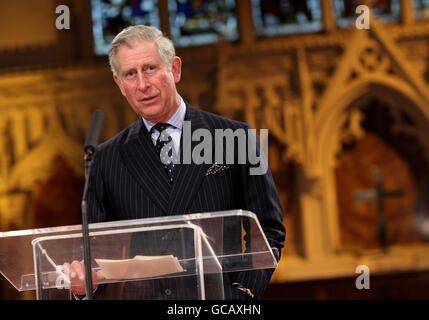 Le Prince de Galles lors d'une visite au St mellitus College, église St Paul, Londres. Banque D'Images