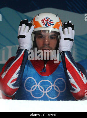 Jeux olympiques d'hiver - Jeux olympiques d'hiver de 2010 Vancouver - Aperçu du troisième jour.Adam Rosen, de la Grande-Bretagne, pendant une course d'entraînement dans le cadre de l'événement de luge pour hommes au Whistler Sliding Centre Whistler, Canada. Banque D'Images