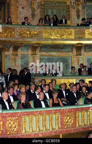 La princesse de Galles et l'ancien président français Valéry Giscard d'Estaing, attendent le début du concert. Banque D'Images