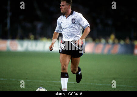 Football - coupe du monde Italia 1990 - semi finale - Allemagne de l'Ouest / Angleterre - Stadio Delle Alpi. Paul Gascoigne, Angleterre Banque D'Images