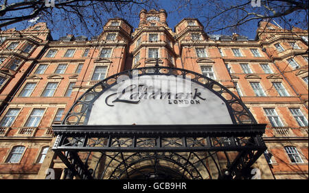 Vue générale sur le Landmark Hotel à Marylebone, dans le centre de Londres.Les détectives ont étouffé un homme qui prétendait faire partie de la famille royale saoudienne aujourd'hui après qu'un assistant ait été trouvé étranglé dans sa chambre d'hôtel. Banque D'Images