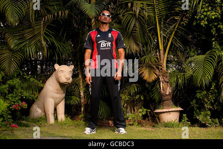 Cricket - Ajmal Shahzad Photocall - Team Hotel - Dhaka.Ajmal Shahzad, en Angleterre, pose pour les photographes lors d'un photocall à l'hôtel TEAM de Dhaka, au Bangladesh. Banque D'Images