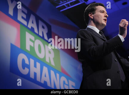 Le chancelier de l’ombre George Osborne s’exprime au printemps du Parti conservateur Conférence à Brighton aujourd'hui Banque D'Images