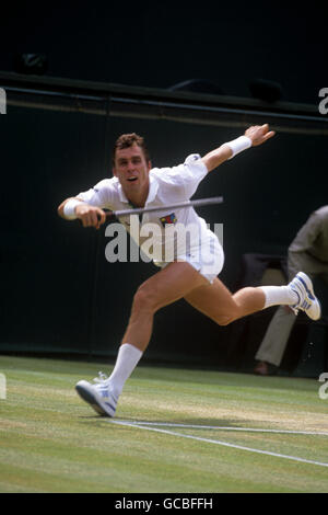 Tennis - Wimbledon - masculin - Semi Final - Boris Becker v Ivan Lendl Banque D'Images