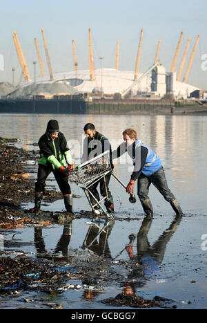 Thames nettoyer Banque D'Images