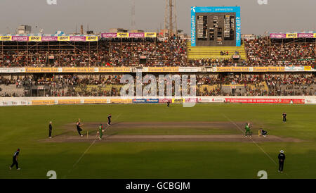 Cricket - deuxième internationale One Day - Bangladesh / Angleterre - Shere Bangla National Stadium.Vue générale de l'action du match pendant la deuxième journée internationale au stade national Shere Bangla, Mirpur, Dhaka. Banque D'Images
