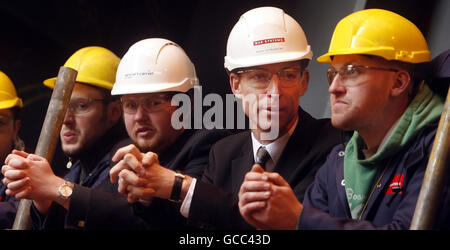 Jim Murphy visite le chantier naval Govan Banque D'Images