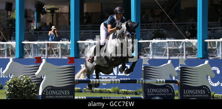 Lisbonne, Portugal. 08 juillet, 2016. Le coureur belge, Nicola Philippaerts, montant le cheval, H&M Harley vd Bisschop Crédit : Alexandre Sousa/Alamy Live News Banque D'Images