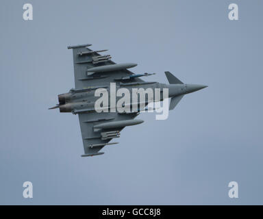 RAF Fairford, Gloucestershire. 8 juillet, 2016. Jour 1 de la Royal International Air Tattoo (RIAT) avec des avions militaires à l'écran provenant de partout dans le monde. Credit : aviationimages/Alamy Live News. Banque D'Images