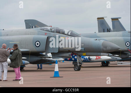 RAF Fairford, Gloucestershire. 8 juillet, 2016. Jour 1 de la Royal International Air Tattoo (RIAT) avec des avions militaires à l'écran provenant de partout dans le monde. F-4F Phantom II de l'Armée de l'Air hellénique. Credit : aviationimages/Alamy Live News. Banque D'Images