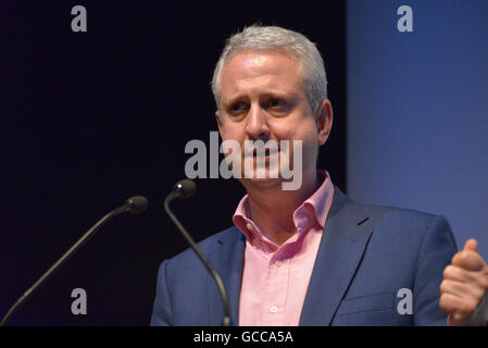 Salford, Royaume-Uni. 8 juillet, 2016. Ivan Lewis MP, député d'enterrer au sud et le grand Manchester, candidat à la mairie lors de la recherche de 'True North : réaliser le nord de Powerhouse' événement organisé par le think tank ResPublica au Lowery Theatre Le 8 juillet 2016, à Salford, Angleterre. Credit : Jonathan Nicholson/Alamy Live News Banque D'Images