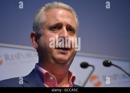 Salford, Royaume-Uni. 8 juillet, 2016. Ivan Lewis MP, député d'enterrer au sud et le grand Manchester, candidat à la mairie lors de la recherche de 'True North : réaliser le nord de Powerhouse' événement organisé par le think tank ResPublica au Lowery Theatre Le 8 juillet 2016, à Salford, Angleterre. Credit : Jonathan Nicholson/Alamy Live News Banque D'Images