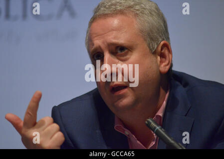 Salford, Royaume-Uni. 8 juillet, 2016. Ivan Lewis MP, député d'enterrer au sud et le grand Manchester, candidat à la mairie lors de la recherche de 'True North : réaliser le nord de Powerhouse' événement organisé par le think tank ResPublica au Lowery Theatre Le 8 juillet 2016, à Salford, Angleterre. Credit : Jonathan Nicholson/Alamy Live News Banque D'Images