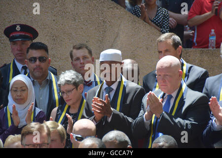 Dallas, Texas, USA. 8 juillet, 2016. Les chefs religieux de toutes les confessions ont participé à un service de prière de midi dans le centre-ville de Dallas au Texas en l'honneur de cinq agents de police décédés . Credit : Hum Images/Alamy Live News Banque D'Images