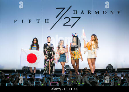 Tokyo, Japon. 09 juillet 2016. (L à R) Camila Cabello, Lauren Jauregui, Ally, Brooke Hamilton Normani et Dina-Jane Hansen, les membres de l'American girl en cinq pièces Cinquième Groupe Harmonie poser pour les caméras au cours d'un événement du ventilateur le 9 juillet 2016, à Tokyo, Japon. Cinquième l'harmonie est au Japon pour la première fois de promouvoir leur nouvelle chanson travailler à la maison après avoir terminé leur tournée en Amérique du Sud. Credit : Rodrigo Reyes Marin/AFLO/Alamy Live News Banque D'Images