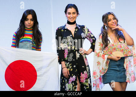 Tokyo, Japon. 09 juillet 2016. (L à R) Camila Cabello, Lauren Jauregui et allié Brooke, les membres de l'American girl en cinq pièces Cinquième Groupe Harmonie assister à un événement du ventilateur le 9 juillet 2016, à Tokyo, Japon. Cinquième l'harmonie est au Japon pour la première fois de promouvoir leur nouvelle chanson travailler à la maison après avoir terminé leur tournée en Amérique du Sud. Credit : Rodrigo Reyes Marin/AFLO/Alamy Live News Banque D'Images