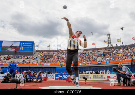 Amsterdam, Pays-Bas. 09 juillet 2016. David Storl d'Allemagne fait concurrence au lancer du poids hommes tour de qualification au Championnats d'Europe d'athlétisme au Stade olympique à Amsterdam, Pays-Bas, 9 juillet 2016. Photo : Michael Kappeler/dpa/Alamy Live News Banque D'Images