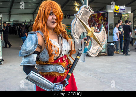 São Paulo, Brésil, le 09 juillet 2016. Amis Anime événement sur la base aérienne de Campo de Marte à São Paulo (SP), le samedi (9). Festival de la culture pop japonaise traditionnelle a un programme qui inclut des concours de cosplay, des spectacles internationaux, championnats des jeux, des expositions, des conférences, des boutiques et les mangas. Credit : Alf Ribeiro/Alamy Live News Banque D'Images