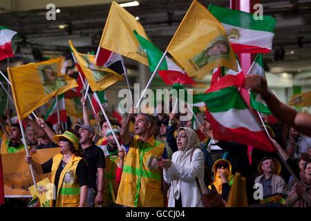 Paris, France. 09 juillet, 2016. 'Iran libre', rendez-vous annuel des communautés iraniennes, Bourget, Paris, France, le 9 juillet 2016 Crédit : Ania Freindorf/Alamy Live News Banque D'Images