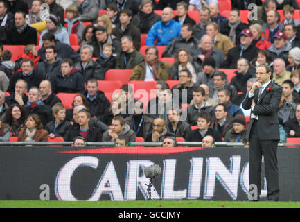 Football - Carling Cup - finale - Manchester United / Aston Villa - Wembley Stadium. Martin O'Neill, directeur de la Villa Aston, sur la ligne de contact Banque D'Images