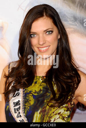 Miss Nevada USA Julianna Erdesz arrive pour la première à Las Vegas de sa sortie de Ma Ligue à l'hôtel Planet Hollywood de Las Vegas. Date de la photo: Mercredi 10 mars 2010. Le crédit photo devrait se lire comme suit : Ian West/PA Wire Banque D'Images