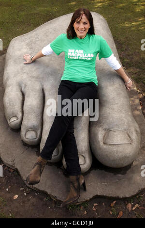 Carol Smillie, présentatrice à la télévision, lors du lancement de l'appel Macmillan cancer pour la course de 10K de Ignis Management à Bellahouston Park, Glasgow. Banque D'Images