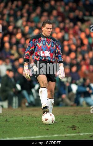 Football - Carling Premier League - Wimbledon / Newcastle United. Hans Segers, Wimbledon Banque D'Images