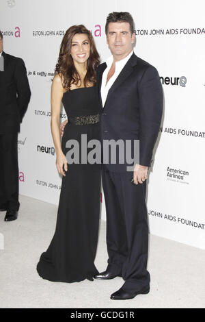 Simon Cowell et Mezhgan Hussainy arrivent pour la 18e édition annuelle du Elton John AIDS Foundation Party pour célébrer les 82e Academy Awards au Pacific Design Center de Los Angeles. Banque D'Images