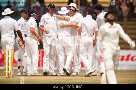 Cricket - Premier Test - Jour cinq - Bangladesh v Angleterre - Jahur Ahmed Chowdhury Stadium Banque D'Images