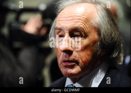 Sir Jackie Stewart arrive au premier Motorsport Hall of Fame qui s'est tenu au Roundhouse à Camden, à Londres. Banque D'Images