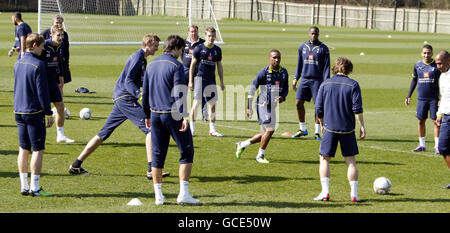 Football - coupe FA - demi finale - Tottenham Hotspurs v Portsmouth - Tottenahm Hotspurs Training - Chigwell Park.Tottenham Hotspurs pendant une séance de formation ouverte au terrain d'entraînement de Chigwell, Londres. Banque D'Images