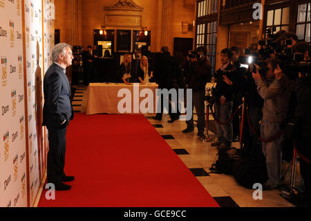 Denis Lawson arrive au prix de la télévision et de la radio de la Broadcasting Press Guild au Theatre Royal Drury Lane, à Londres. APPUYEZ SUR ASSOCIATION photo. Date de la photo: Vendredi 26 mars 2010. Le crédit photo devrait se lire comme suit : Ian West/PA Banque D'Images