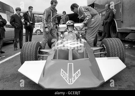 Formula One Motor Racing - Grand Prix de RAC - Brands Hatch. John Surtees, Surtees TS7 Banque D'Images