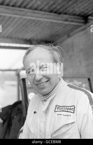 Formula One Motor Racing - Grand Prix de RAC - Brands Hatch.Pilote de course John Surtees Banque D'Images