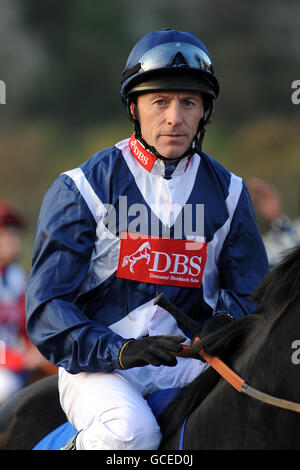 Courses hippiques - nuit irlandaise - Hippodrome de Nottingham. Jockey Kieren Fallon Banque D'Images