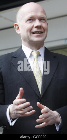 2010 campagne électorale générale 8 avril. William Hague fait campagne à Morningside, Édimbourg. Banque D'Images