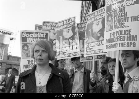 Politique - Blair Peach Enquête mort Demo - Fulham Town Hall, Londres Banque D'Images