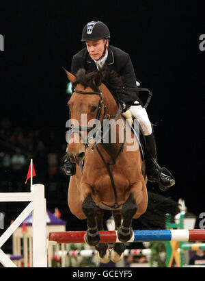 Equestrain - British Open Show Jumping Championships - Jour 1 - NEC Banque D'Images