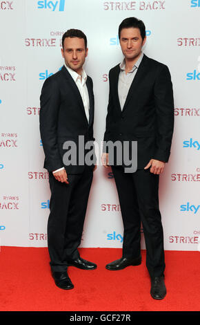 Andrew Lincoln et Richard Armitage (à droite) assistent à la première de Chris Ryan's Strike Back au cinéma vue West End à Londres. Banque D'Images