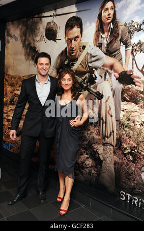 Richard Armitage et Orla Brady assistent à la première de la grève Back de Chris Ryan au cinéma vue West End à Londres. Banque D'Images