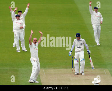 David Harrison, de Glamorgan, célèbre la victoire de Sam Robson de Middlesex lors du championnat du comté de LV, deuxième match à Lord's, Londres. Banque D'Images