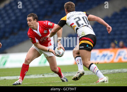 Rugby League - week-end magique - première journée - Murrayfield.Elliot Whitehead de Bradford Bulls et Clinton Schifkofske de Crusaders pendant le week-end magique à Murrayfield, Édimbourg. Banque D'Images